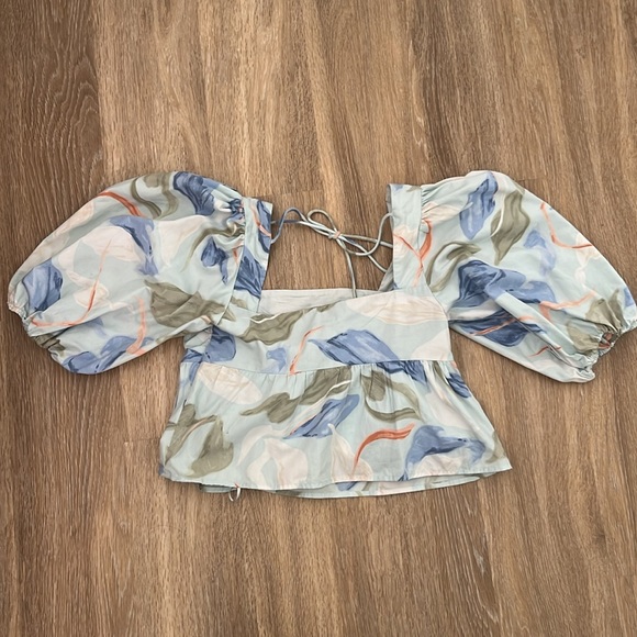 Abercrombie Puff Sleeve Cropped Blouse - Picture 3 of 3